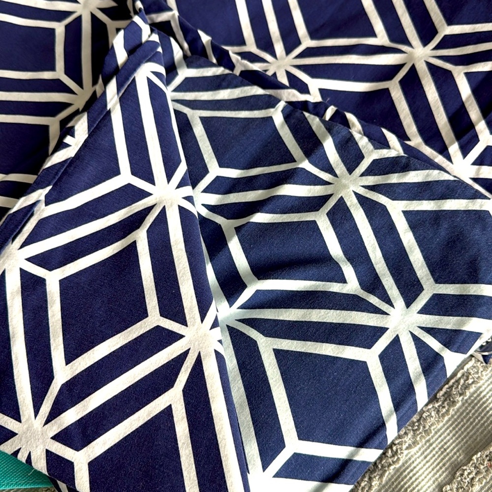 Pottery Barn Dorm/Teen duvet, sham twin blue navy white geometric pattern. - Picture 8 of 8